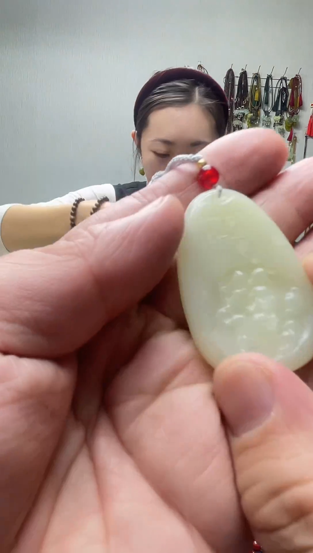 未镶嵌岫玉颈饰·