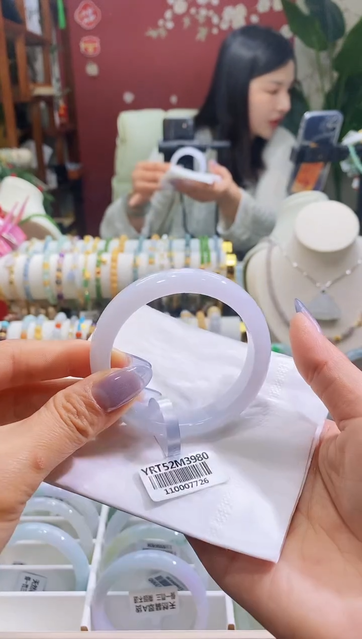 【闪购商品】翡翠手镯未镶嵌125/53.6/11.9*7.3