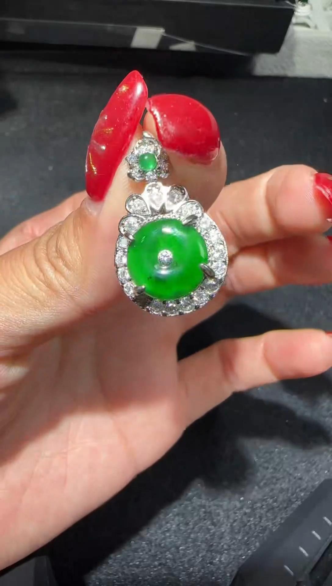 【闪购商品】翡翠吊坠(赠链)未镶嵌多样性发货拍一发一