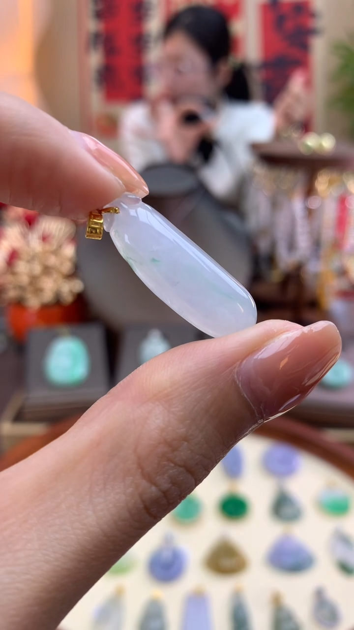 【闪购商品】翡翠颈饰18K金镶嵌福瓜