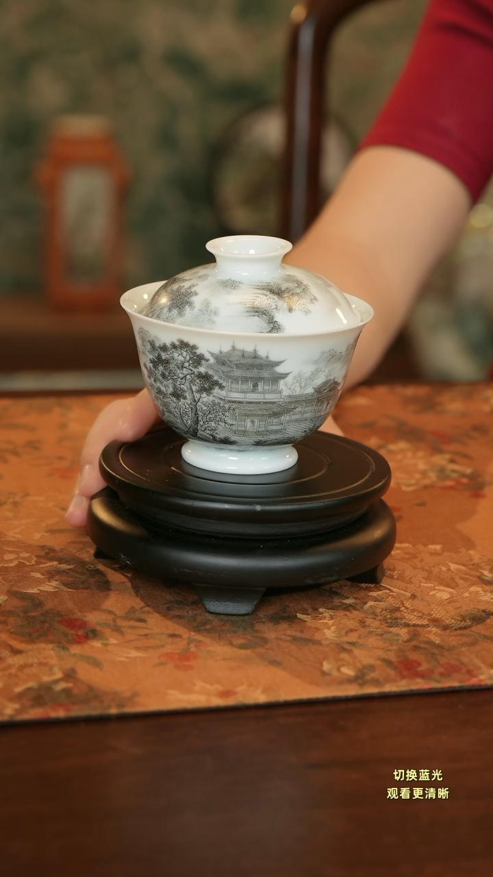 手绘墨彩世外桃源盖碗