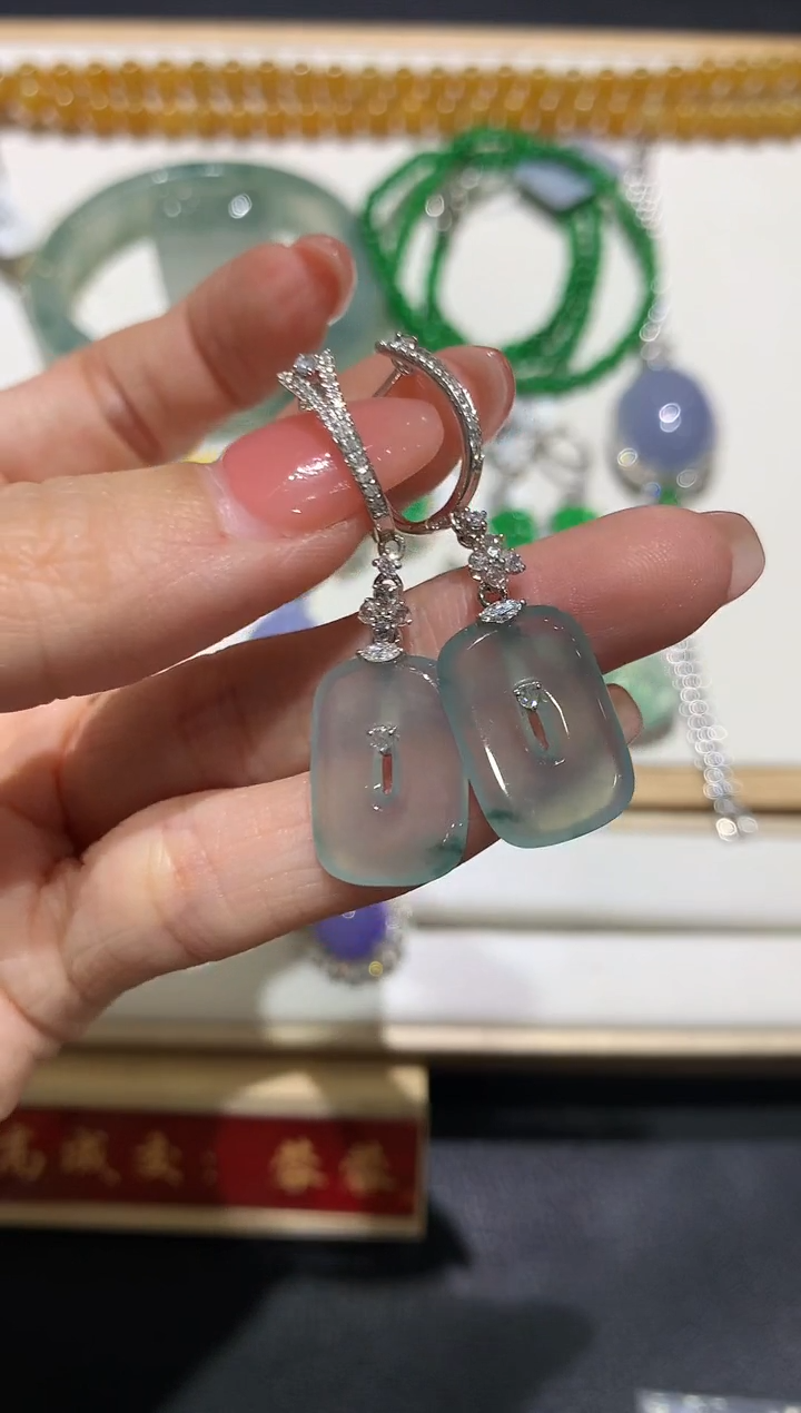 【闪购商品】翡翠吊坠(不含链)18K金镶嵌团购3