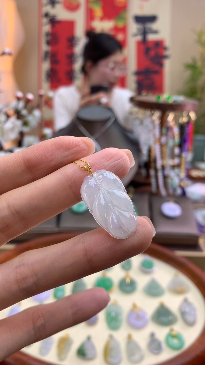 【闪购商品】翡翠颈饰18K金镶嵌叶子