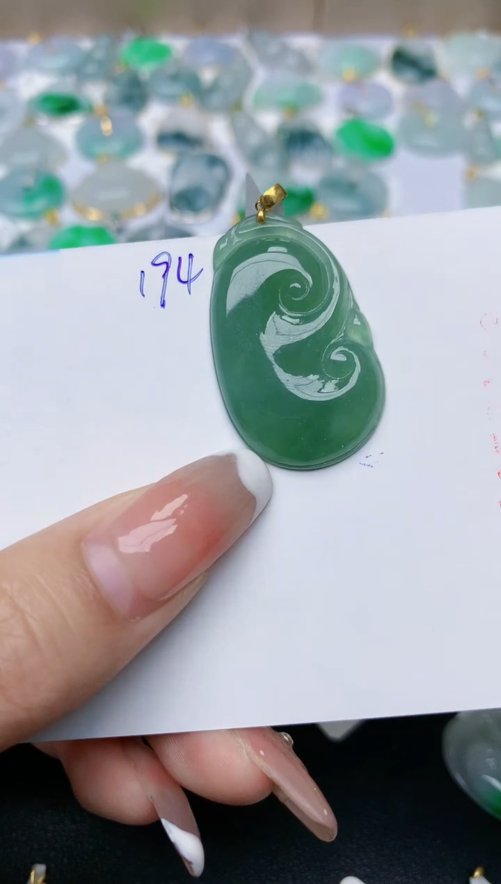 【闪购商品】翡翠颈饰18K金镶嵌天然翡翠A货    194