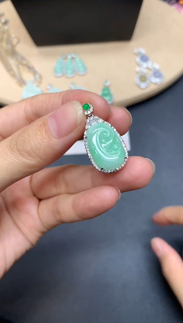 【闪购商品】翡翠吊坠(不含链)银S925镶嵌如意【多样性发其一】