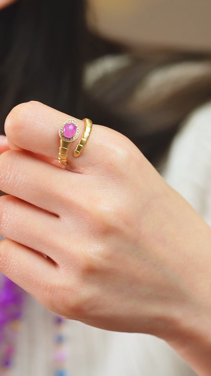 18K金镶嵌苏纪石（舒俱来）戒指56