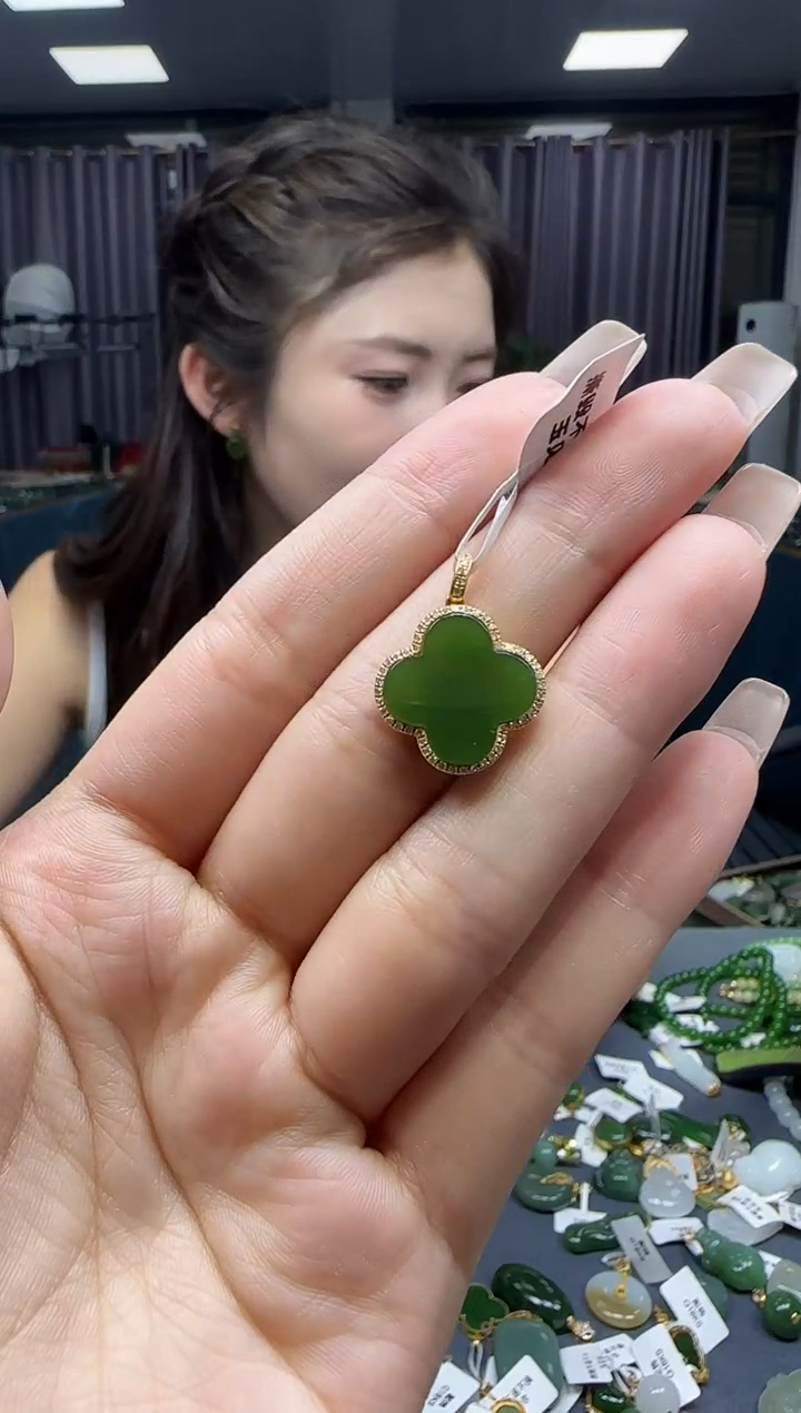 和田玉18K金镶嵌挂件1