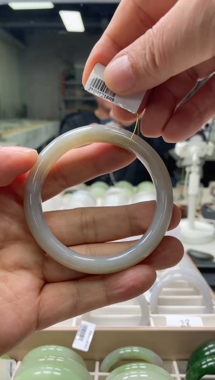 【闪购商品】和田玉手镯未镶嵌编码 1609圈口59-60