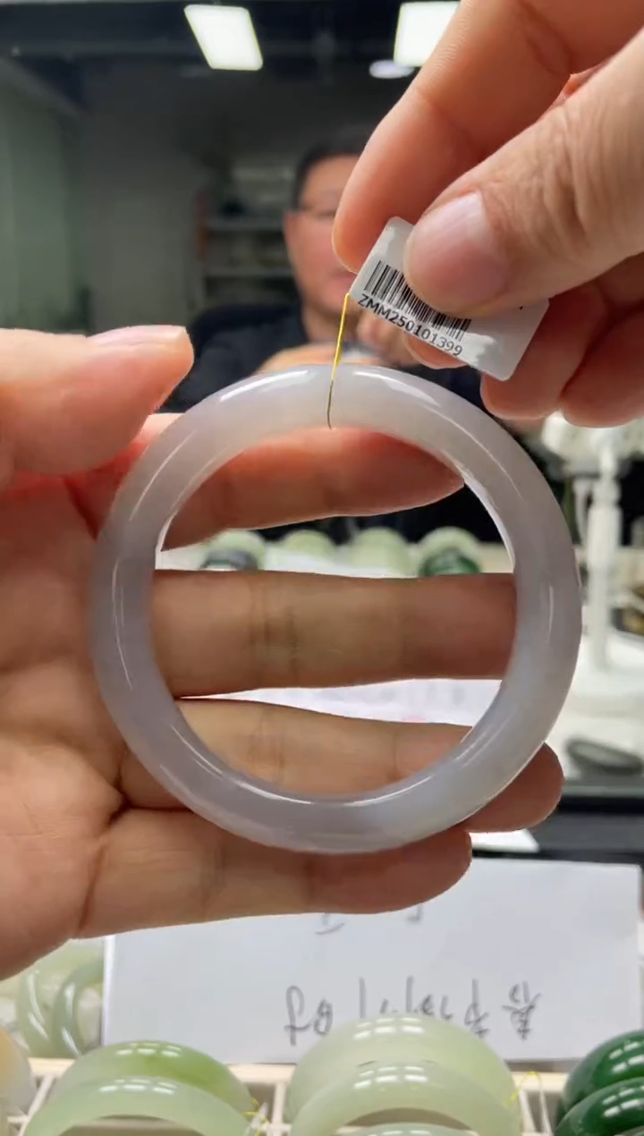 【闪购商品】和田玉手镯未镶嵌编码1399 圈口59-60