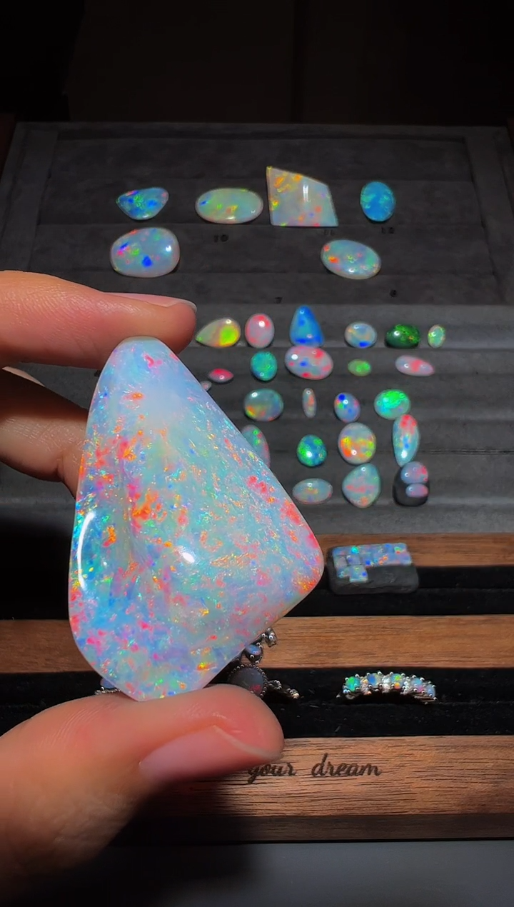 未镶嵌欧泊宝石F****铃<苏苏特选>  澳宝     mm