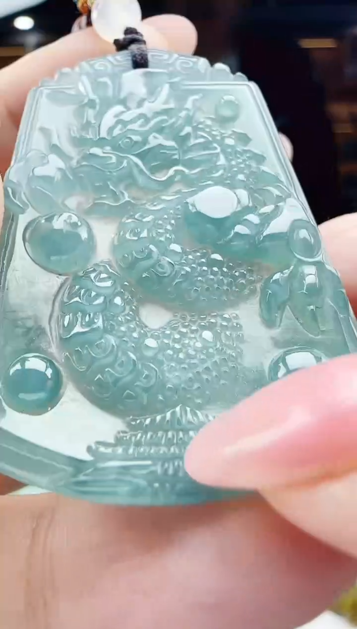 颈饰未镶嵌翡翠多样性发其一  龙牌