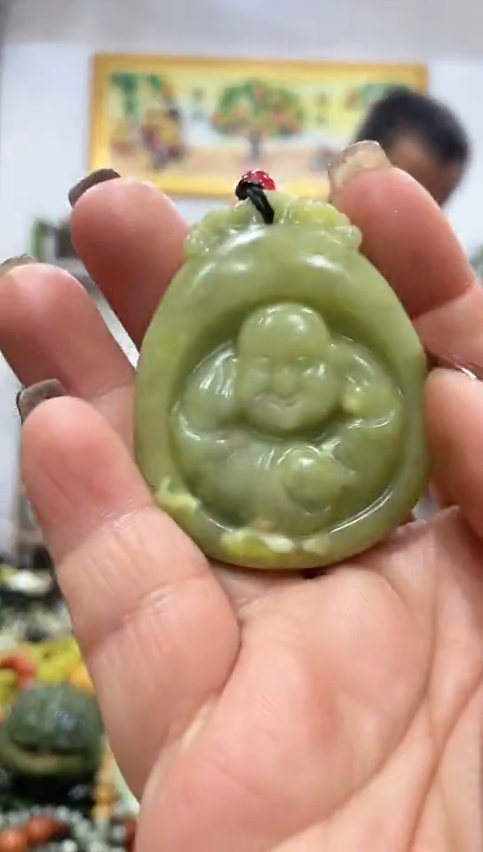 未镶嵌蛇纹石玉吊坠 