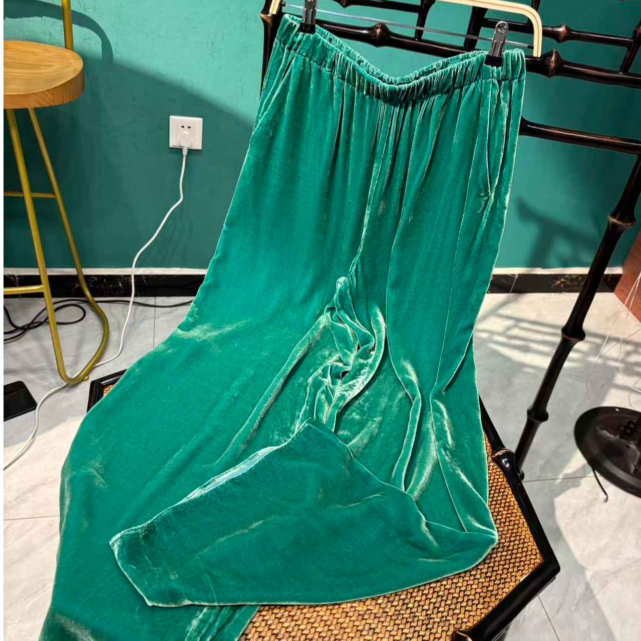 丝绒单层纯色阔腿直筒裤子