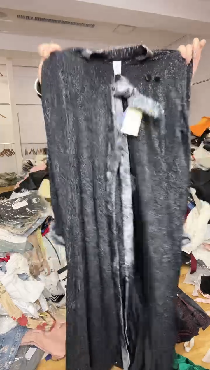 袍子       M码       80-110斤