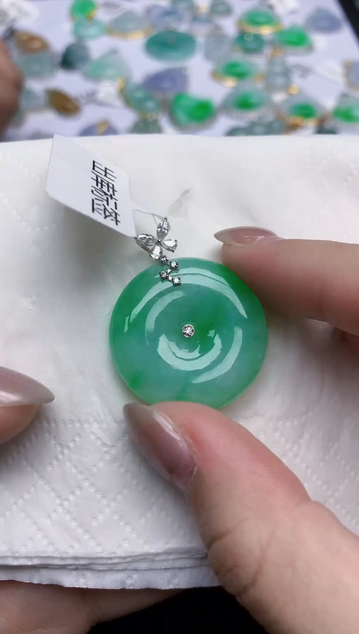 【闪购商品】翡翠颈饰18K金镶嵌天然翡翠A货