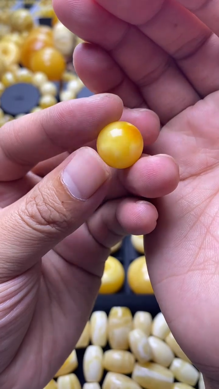 【闪购商品】琥珀裸石未镶嵌蜜蜡*3