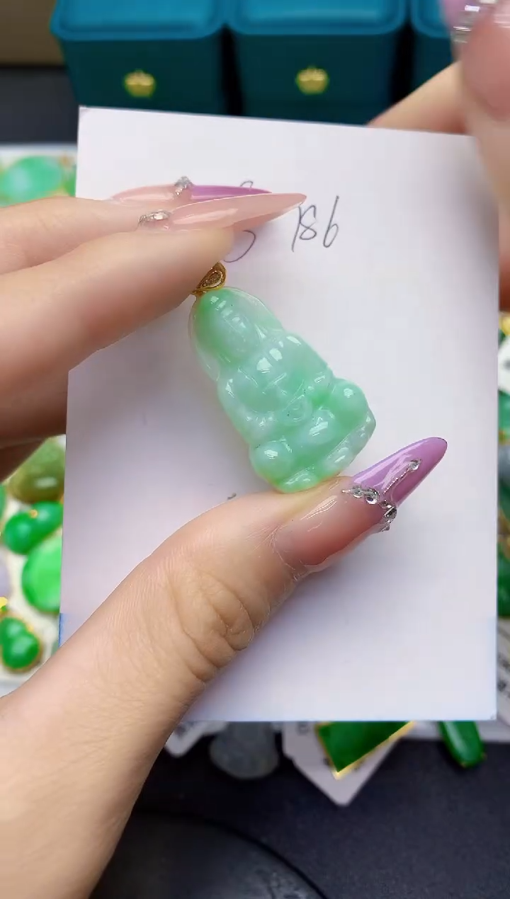 翡翠未镶嵌颈饰缅甸天然翡翠A货