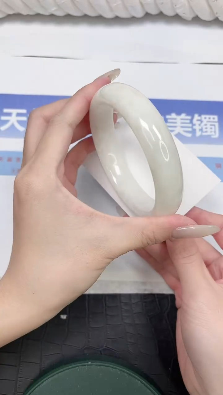 未镶嵌手镯和田玉67-66.4