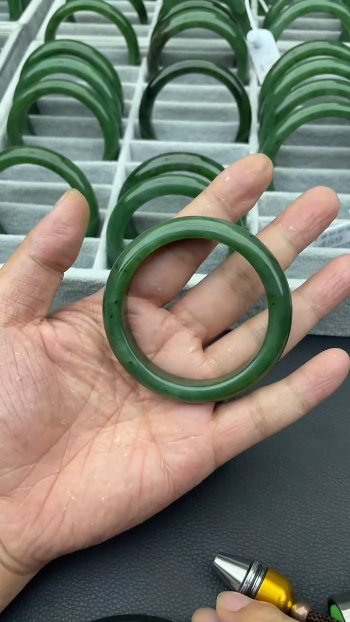 未镶嵌手镯和田玉（碧玉）33-55.5