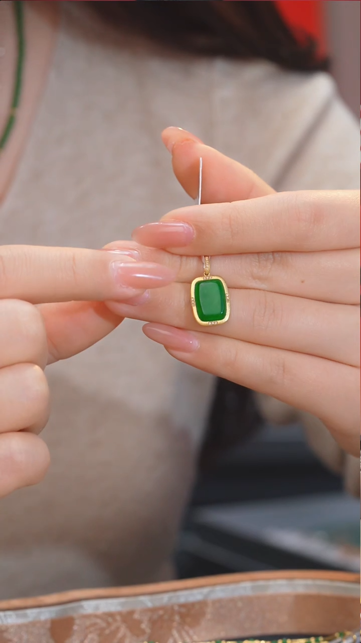 【闪购商品】翡翠吊坠(不含链)18K金镶嵌多样性发@@P8173