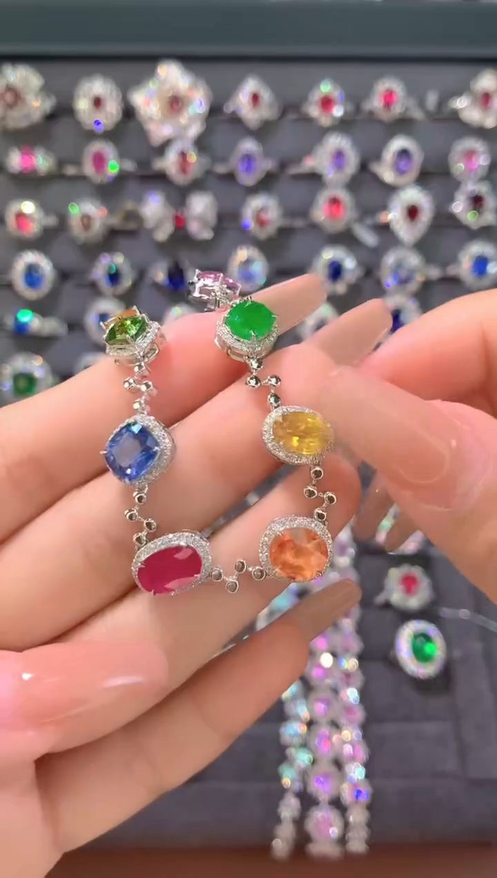 手链彩色蓝宝石18K金镶嵌-15.9克拉（多宝手链）