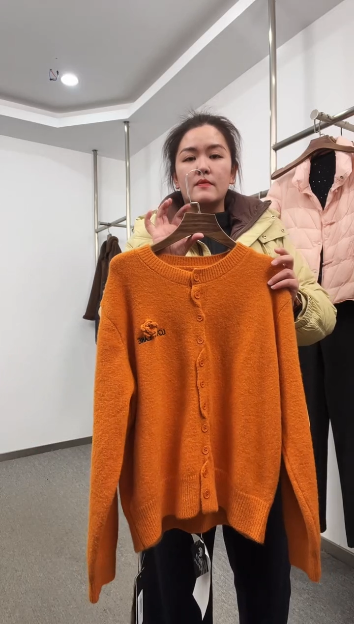 A970桔色羊毛衫加厚
