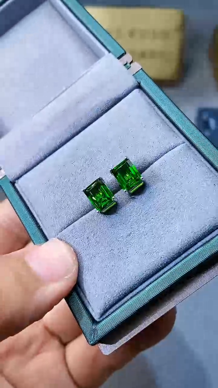 【闪购商品】透辉石耳饰银S925镶嵌15