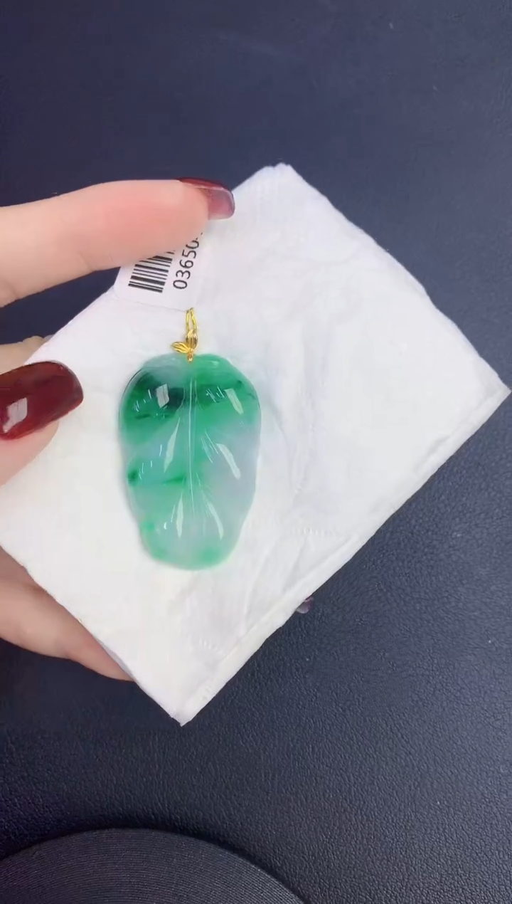 颈饰18K金镶嵌翡翠缅甸天然翡翠a货