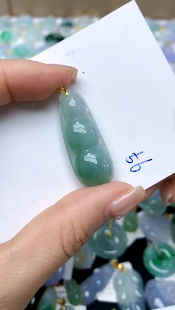 【闪购商品】翡翠颈饰18K金镶嵌天然A货翡翠