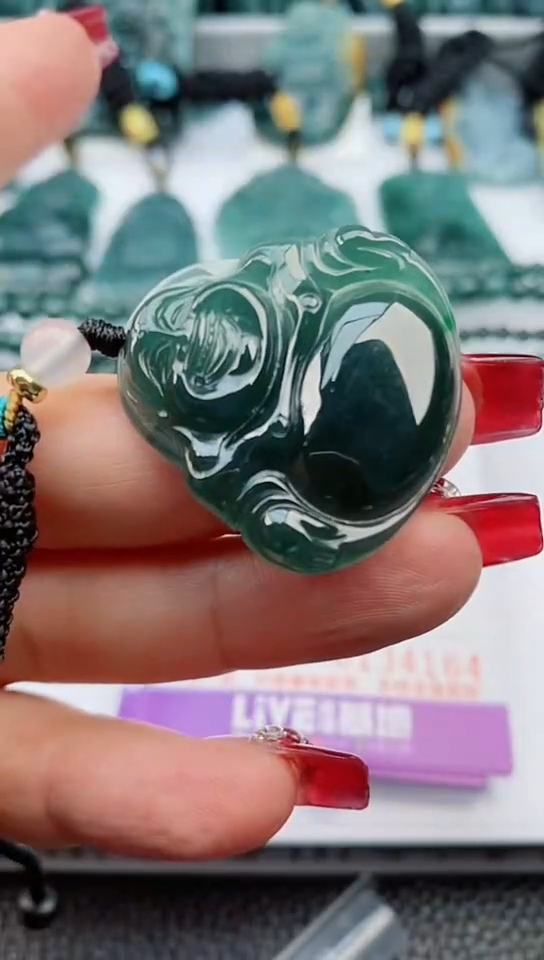 【闪购商品】翡翠颈饰未镶嵌        