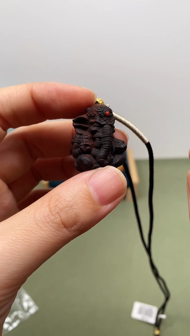 【闪购商品】木木艺缅甸小叶降真香斧头象神脖挂