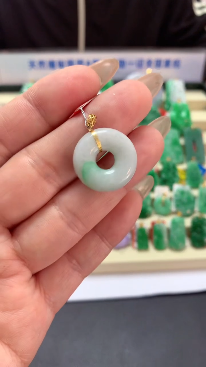 【闪购商品】翡翠吊坠(不含链)18K金镶嵌挂件