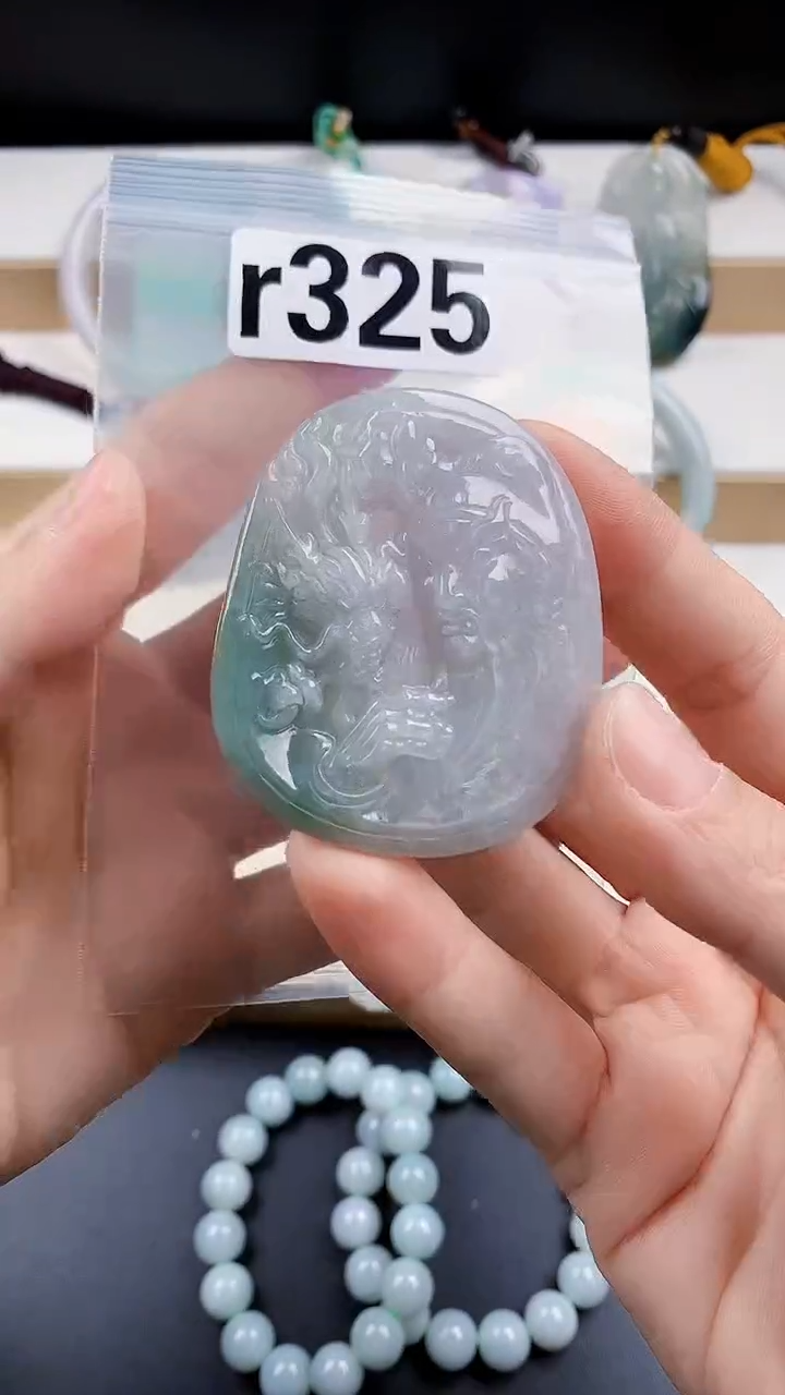 颈饰未镶嵌翡翠天然翡翠吊坠挂件