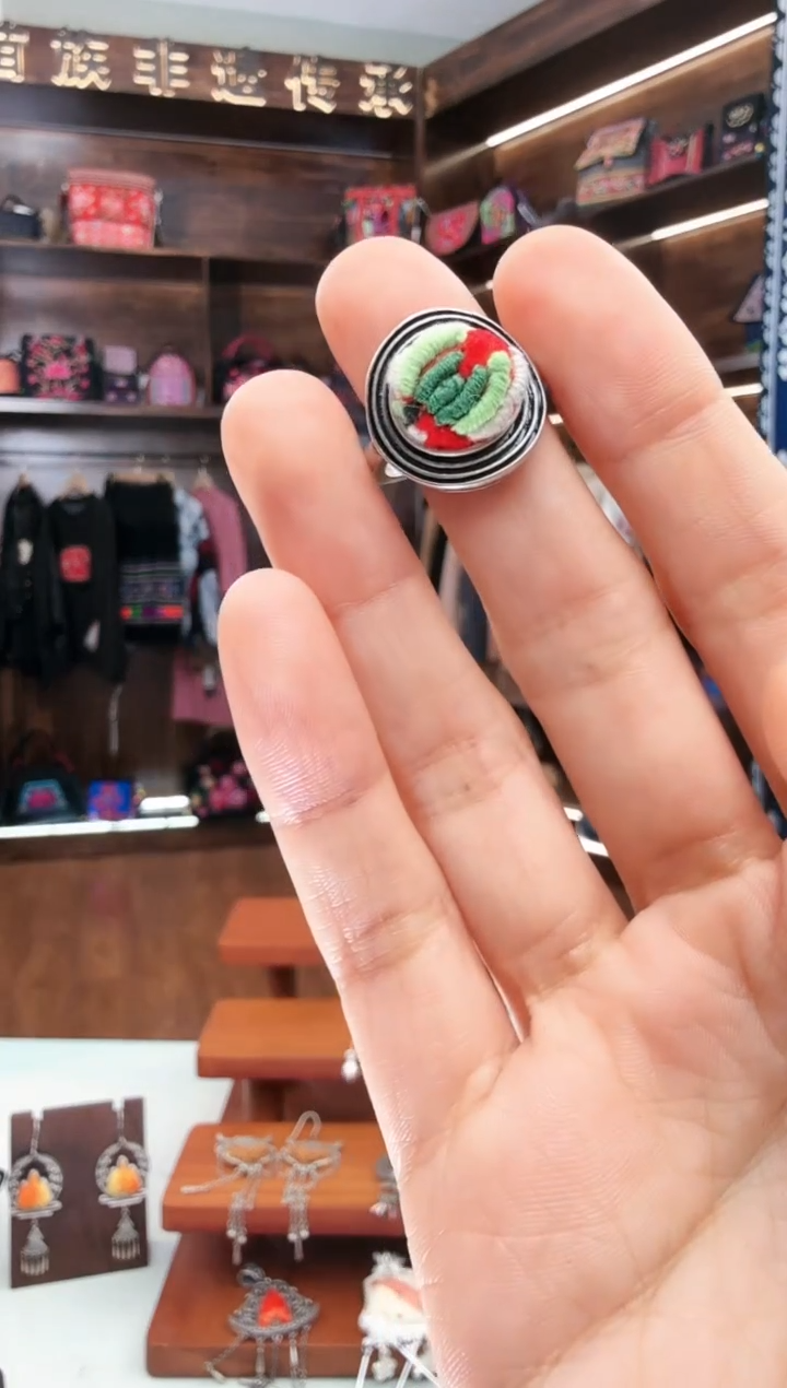 【闪购商品】织绣181蚩梦苗族古绣