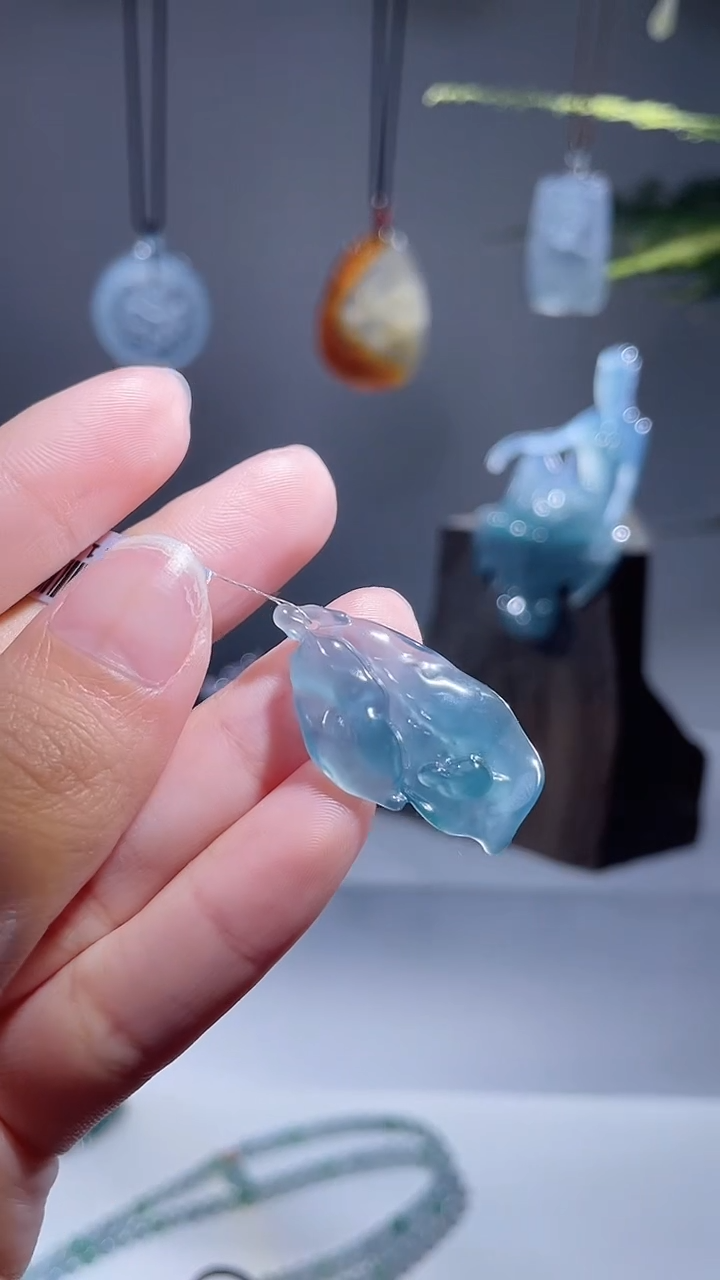 颈饰未镶嵌翡翠随形
