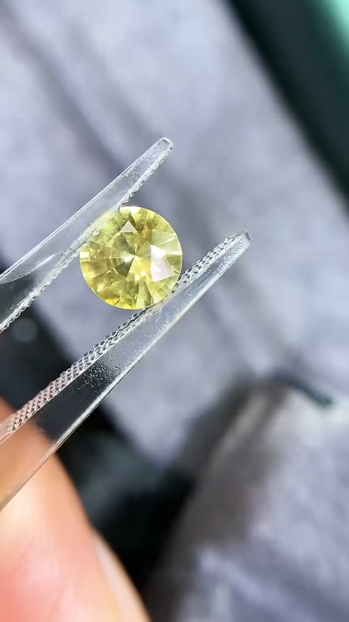 【闪购商品】定制蓝宝石定制未镶嵌天然黄色正圆0.85克拉