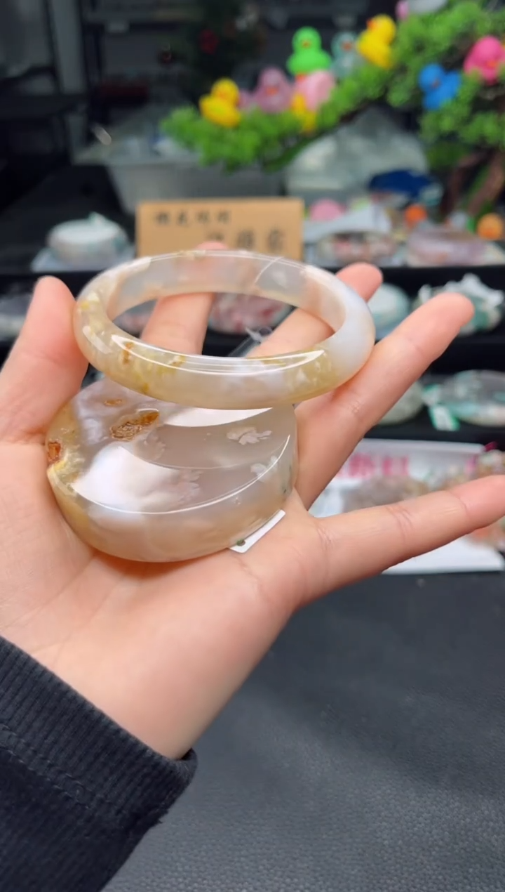 石英质玉未镶嵌手镯62圈口（赠品镯心）3507189