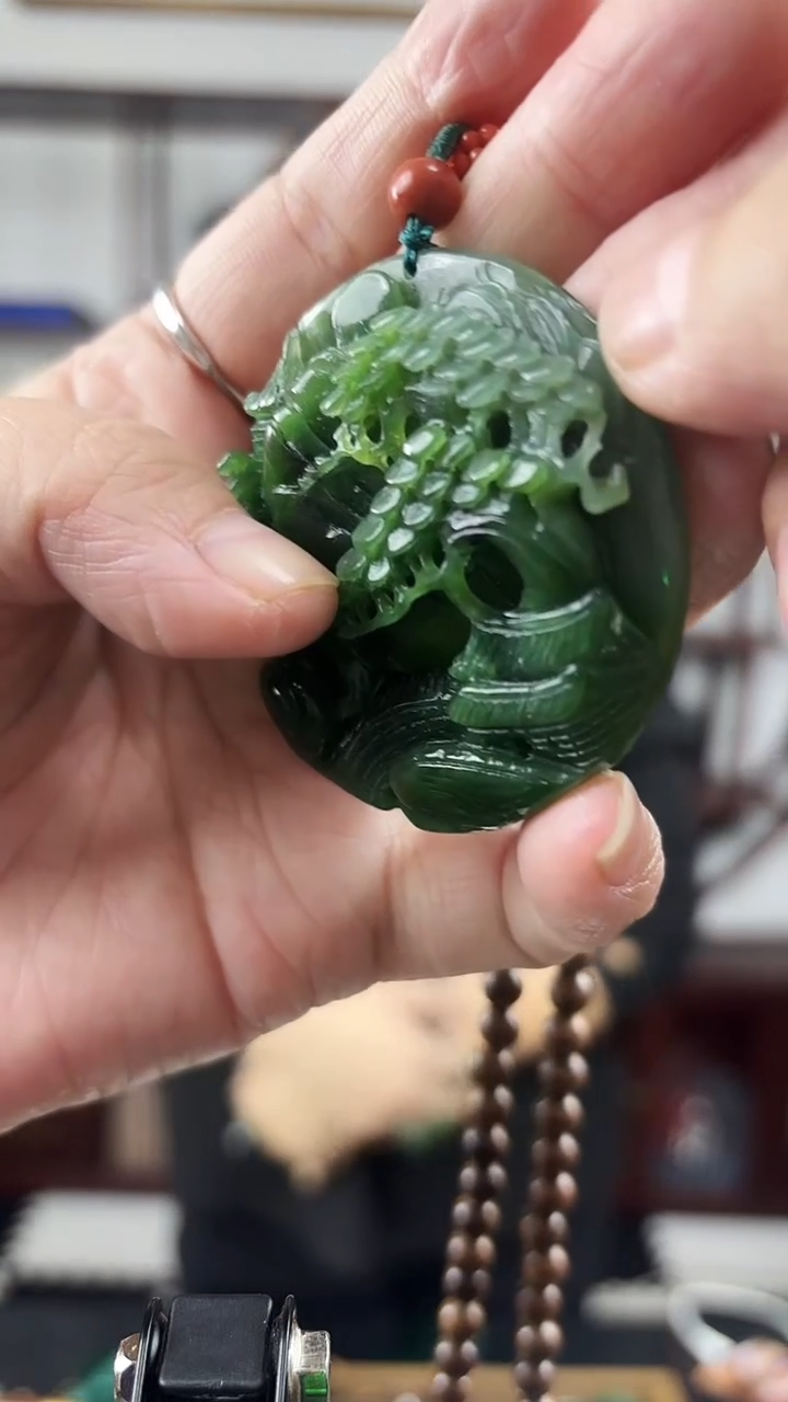 颈饰未镶嵌和田玉山水