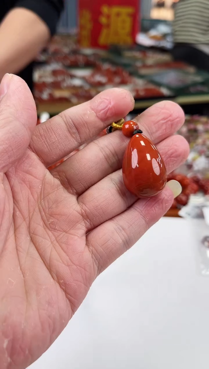 【闪购商品】南红玛瑙水滴吊坠未镶嵌一个/条