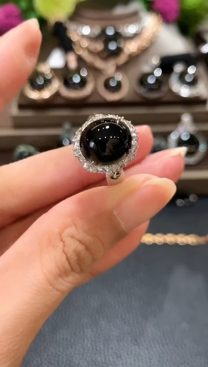 18K金镶嵌戒指翡翠m60  