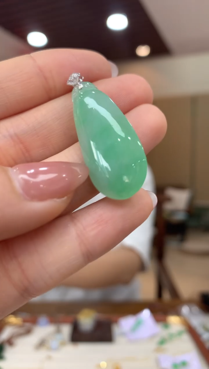 吊坠(不含链)18K金镶嵌翡翠福瓜