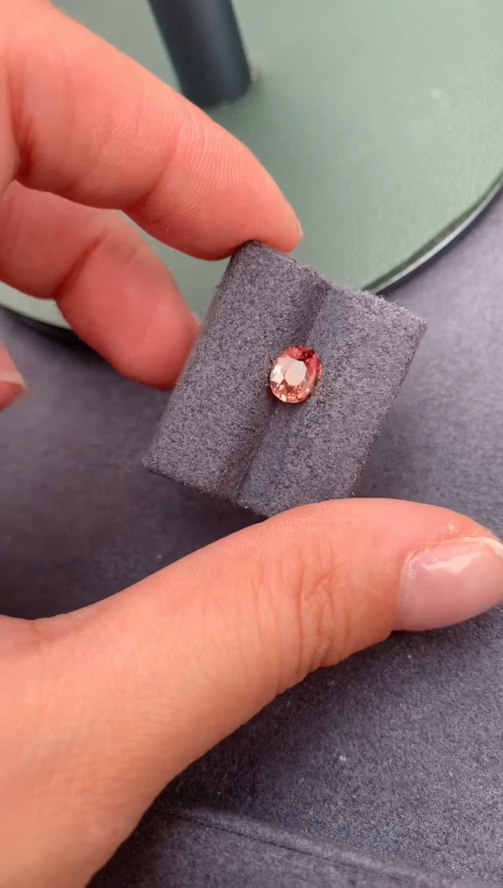 【闪购商品】彩色蓝宝石裸石未镶嵌1ct 帕帕拉恰