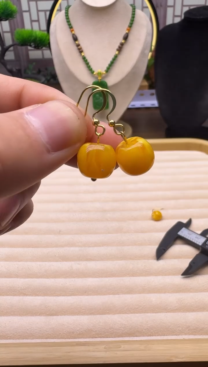 蜜蜡14K金镶嵌耳饰E01      