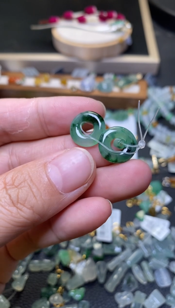 翡翠未镶嵌颈饰翡翠37198