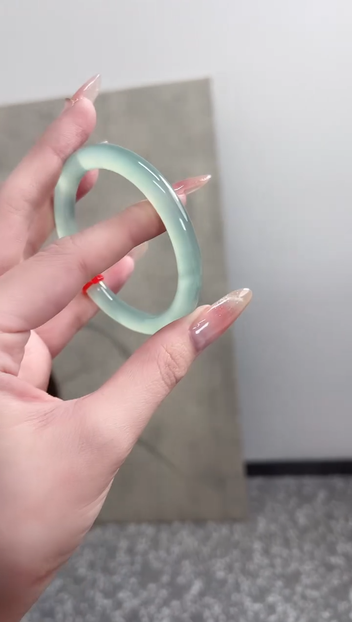 【闪购商品】玛瑙/玉髓手镯未镶嵌54-55圈 需要包容圆条