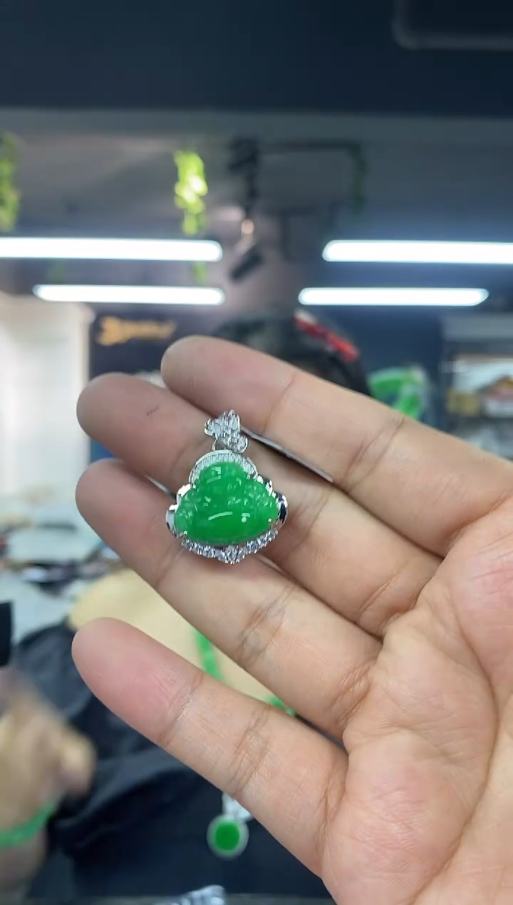 翡翠未镶嵌颈饰多样性发其一颜色微差