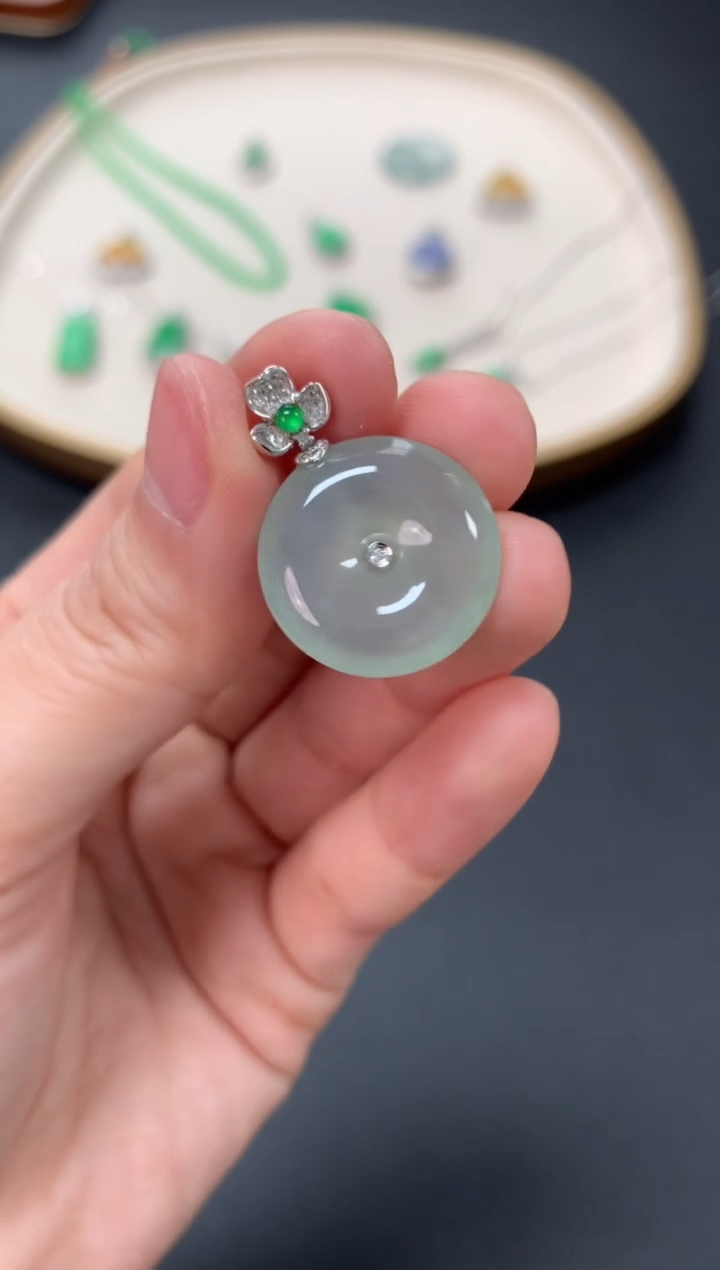 【闪购商品】翡翠吊坠(不含链)18K金镶嵌2980