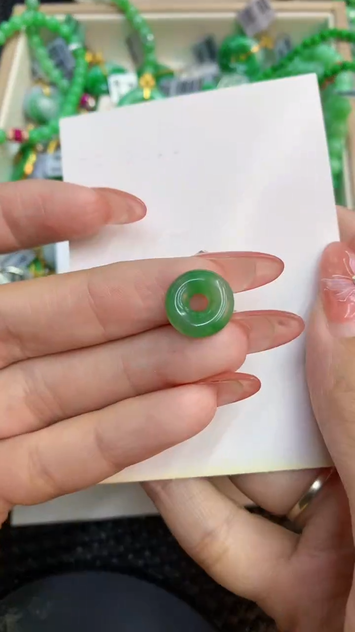 颈饰未镶嵌翡翠1