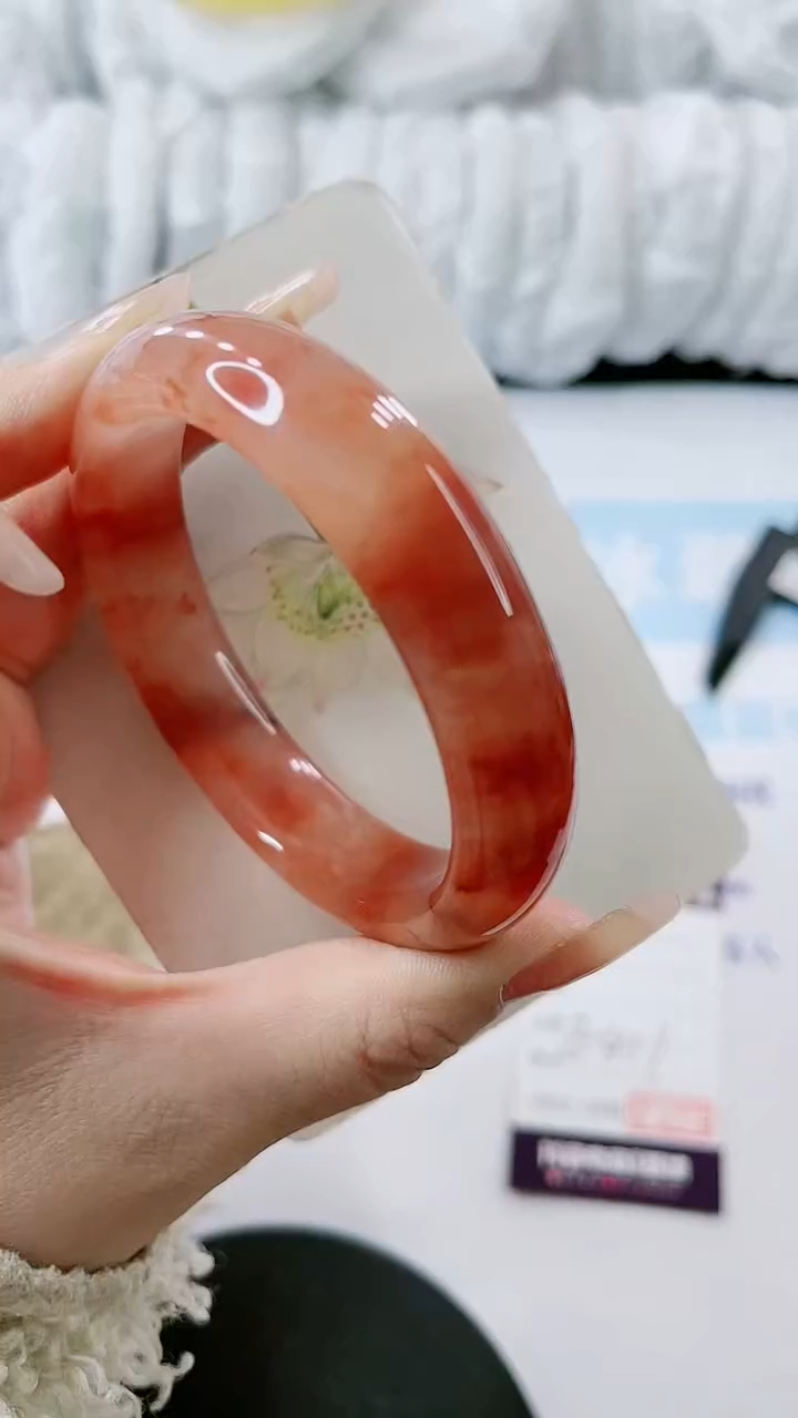 【闪购商品】石英质玉手镯未镶嵌多样性发货E411