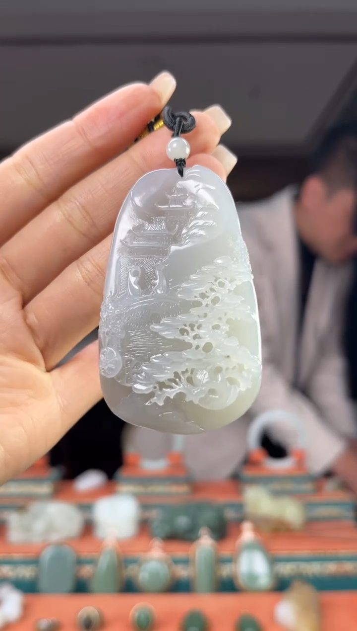 颈饰未镶嵌和田玉佩佩